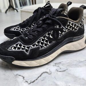 CHANEL Sneaker Black Embroidery